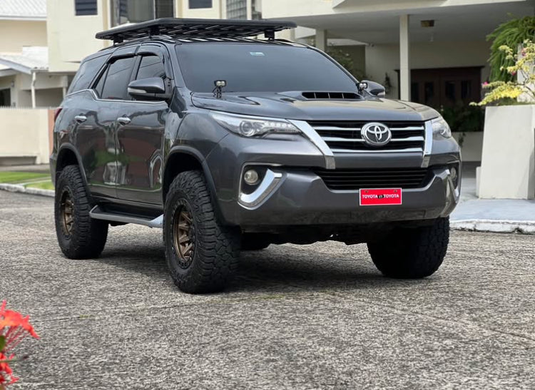 Toyota Fortuner 2017 Full Extras