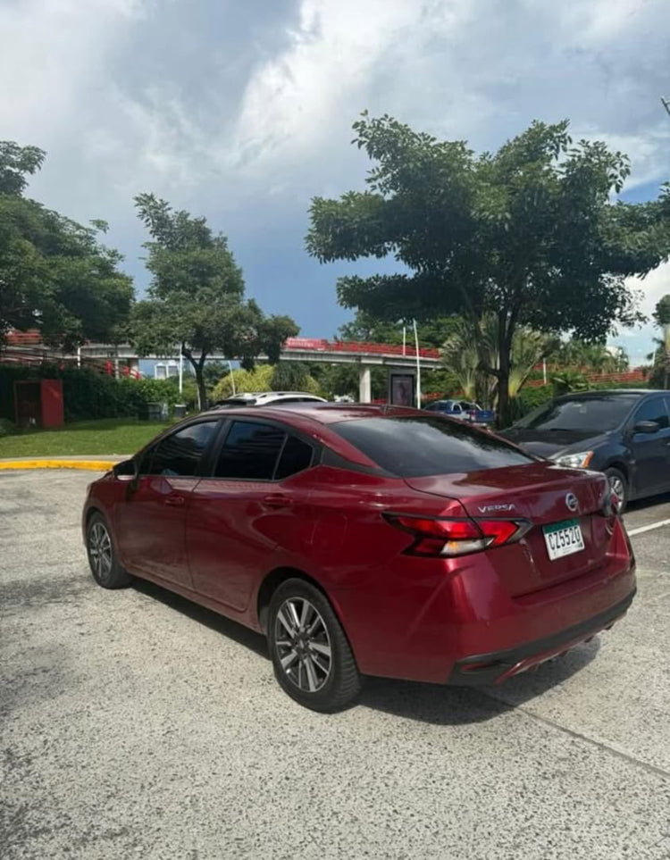 Nissan Versa 2021
